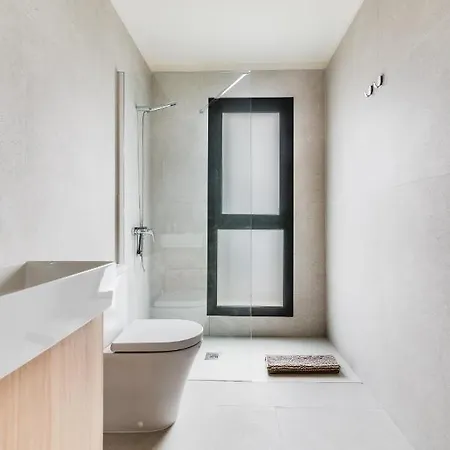 Home2book Panoramic Views & Stylish Design * 아게이크