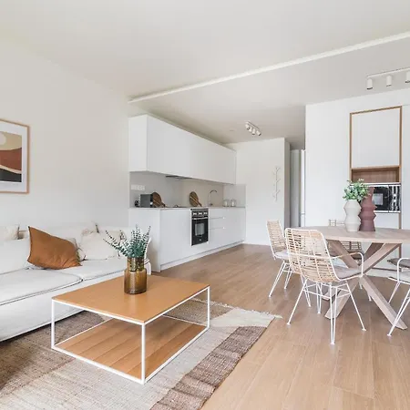 아파트 Home2book Panoramic Views & Stylish Design 아게이크