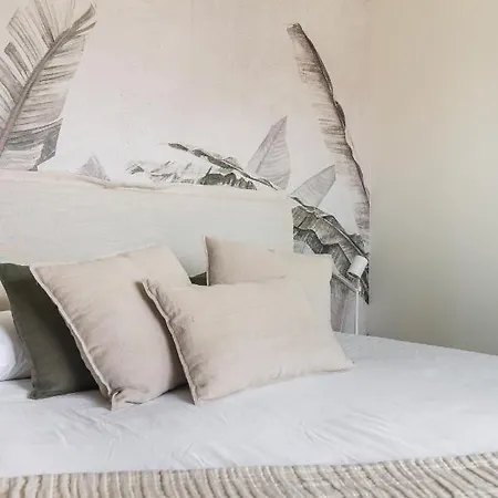 Apartment Home2book Panoramic Views & Stylish Design