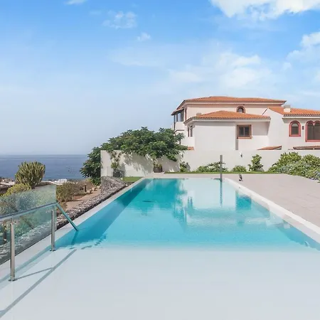 Apartment Home2book Panoramic Views & Stylish Design *