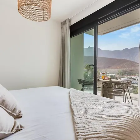 Apartment Home2book Panoramic Views & Stylish Design