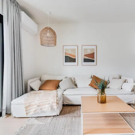 Home2book Panoramic Views & Stylish Design